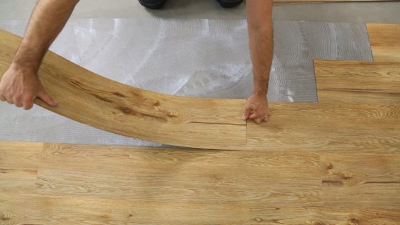 Vinylboden kleben - Es sieht so einfach aus