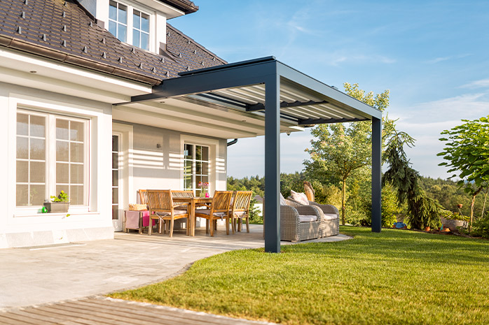 Eine große Terrasse bietet vielfältige Gestaltungsmöglichkeiten
